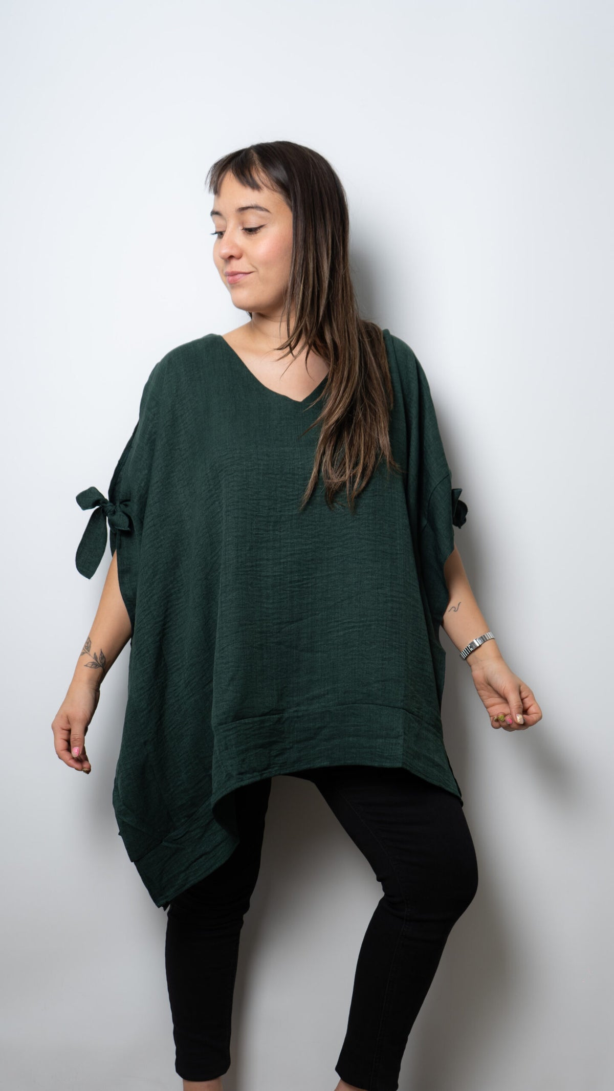 Polera Maria - detalle en hombros -  Verde oscuro