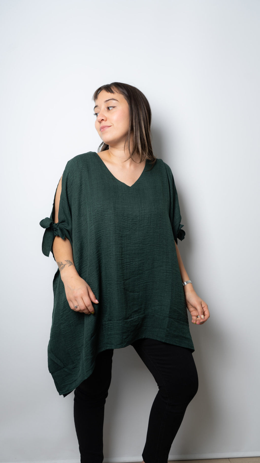 Polera Maria - detalle en hombros -  Verde oscuro