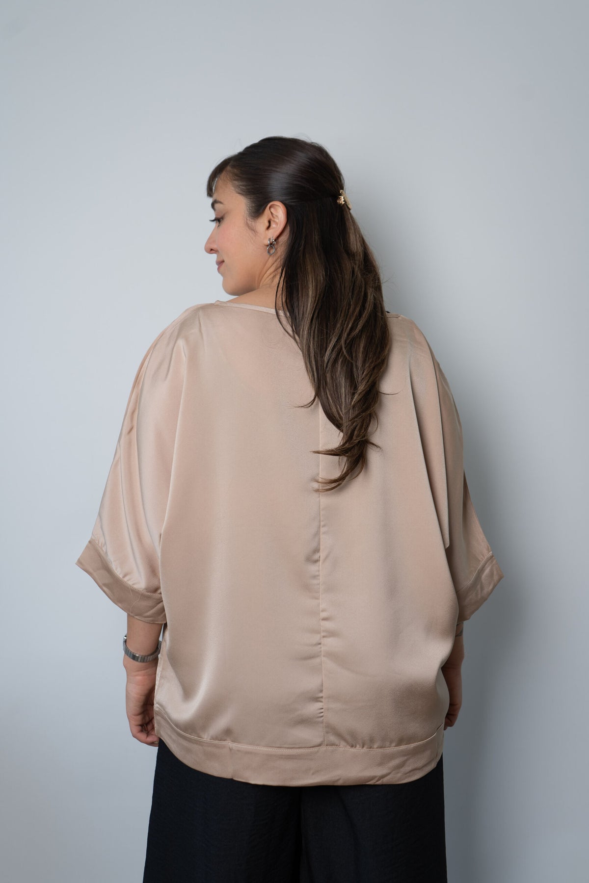 Polera satin Emilia - Beige