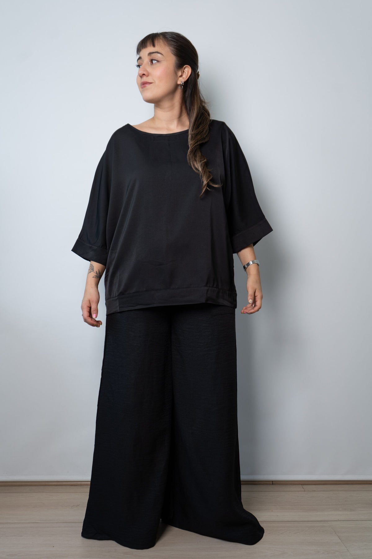 Polera satin Emilia - Negra
