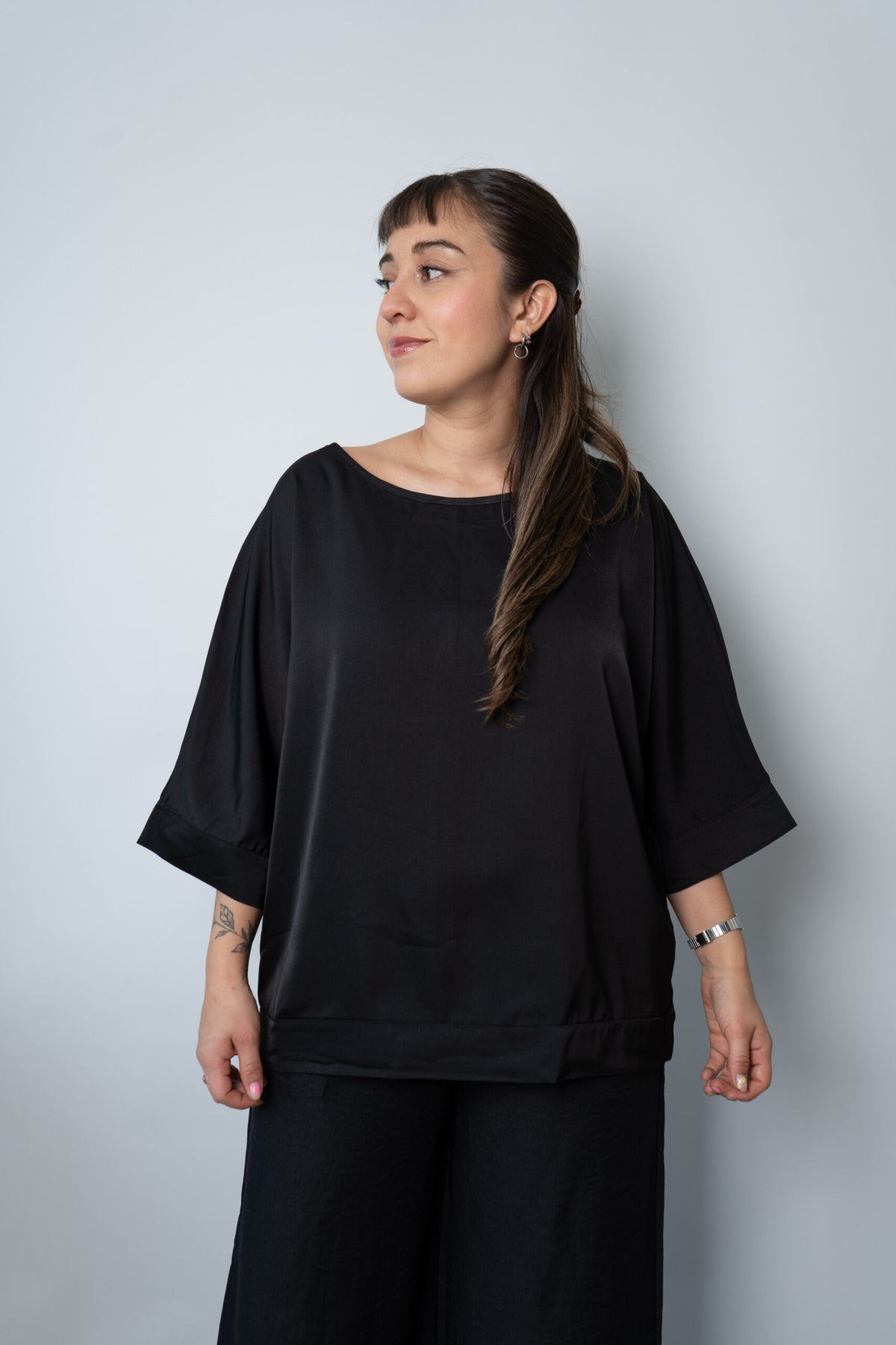 Polera satin Emilia - Negra