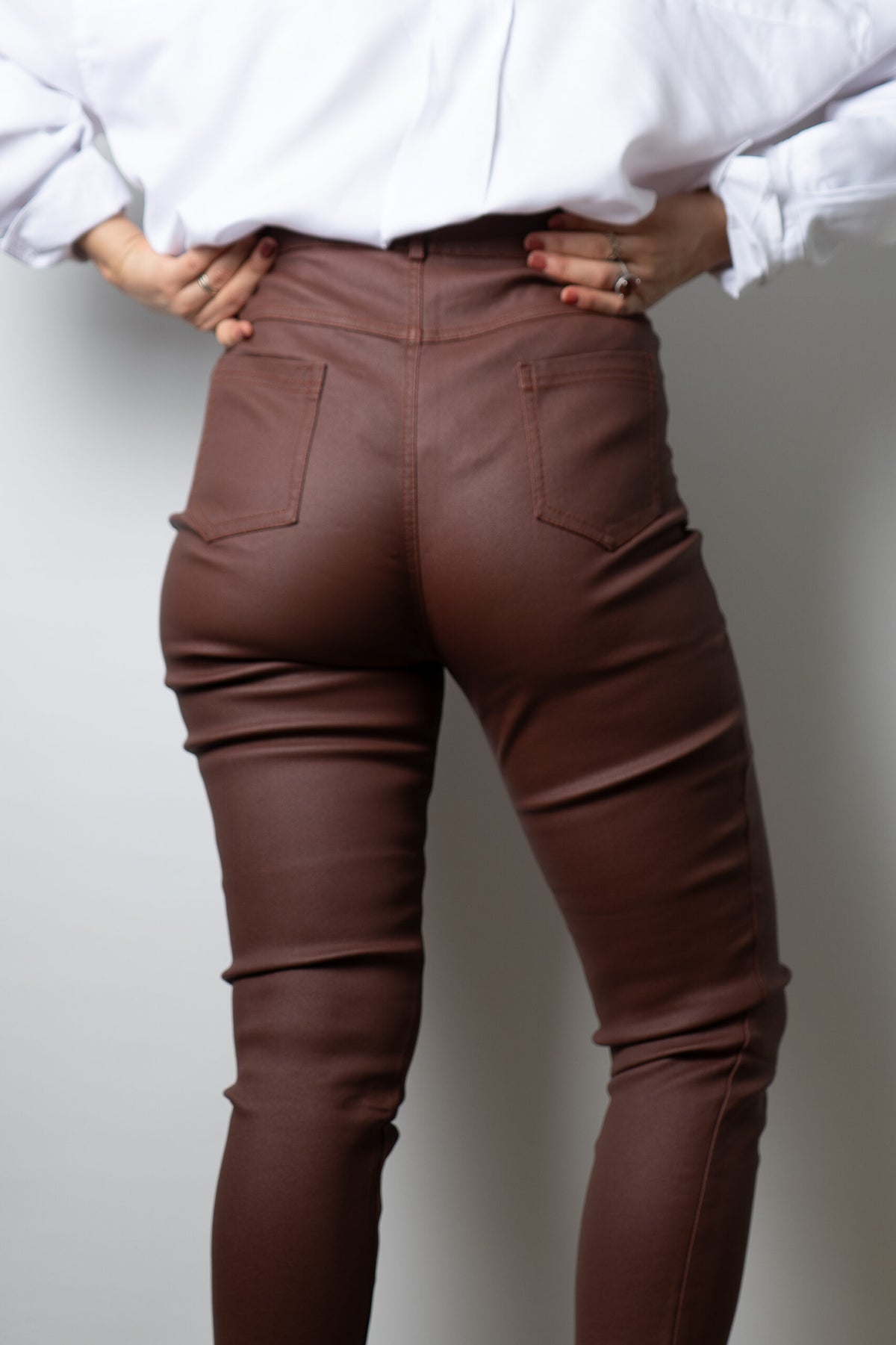 Pantalón Pitillo Ecocuero - Café