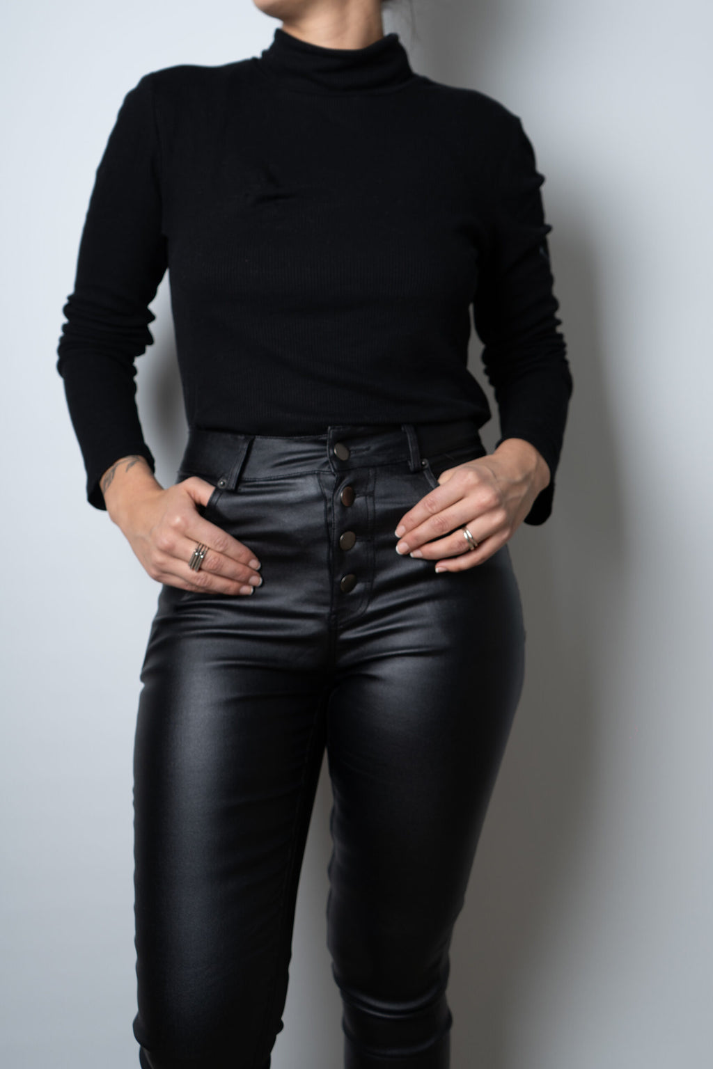 Pantalon Ecocuero con botones - Negro