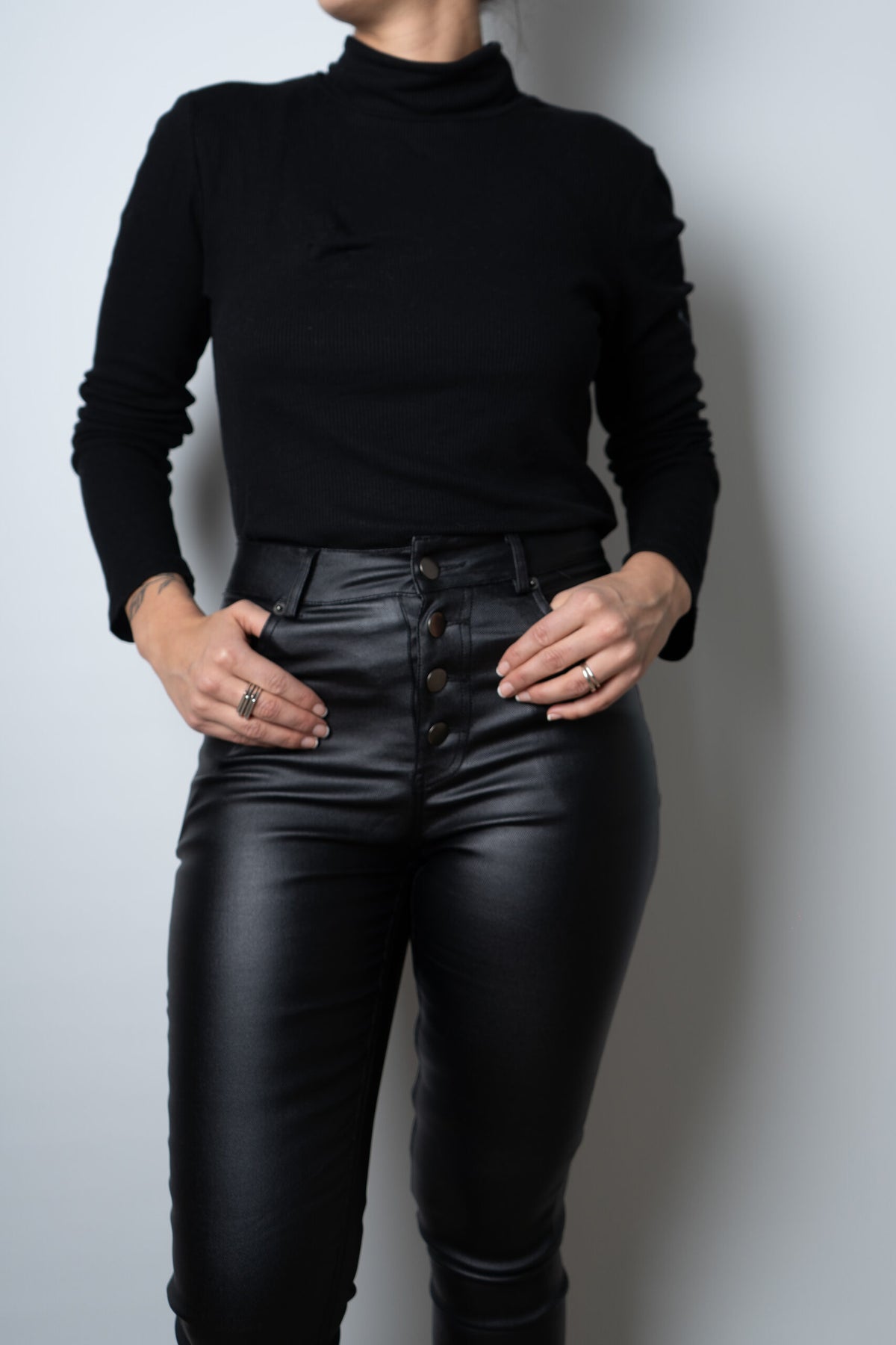 Pantalon Ecocuero con botones - Negro