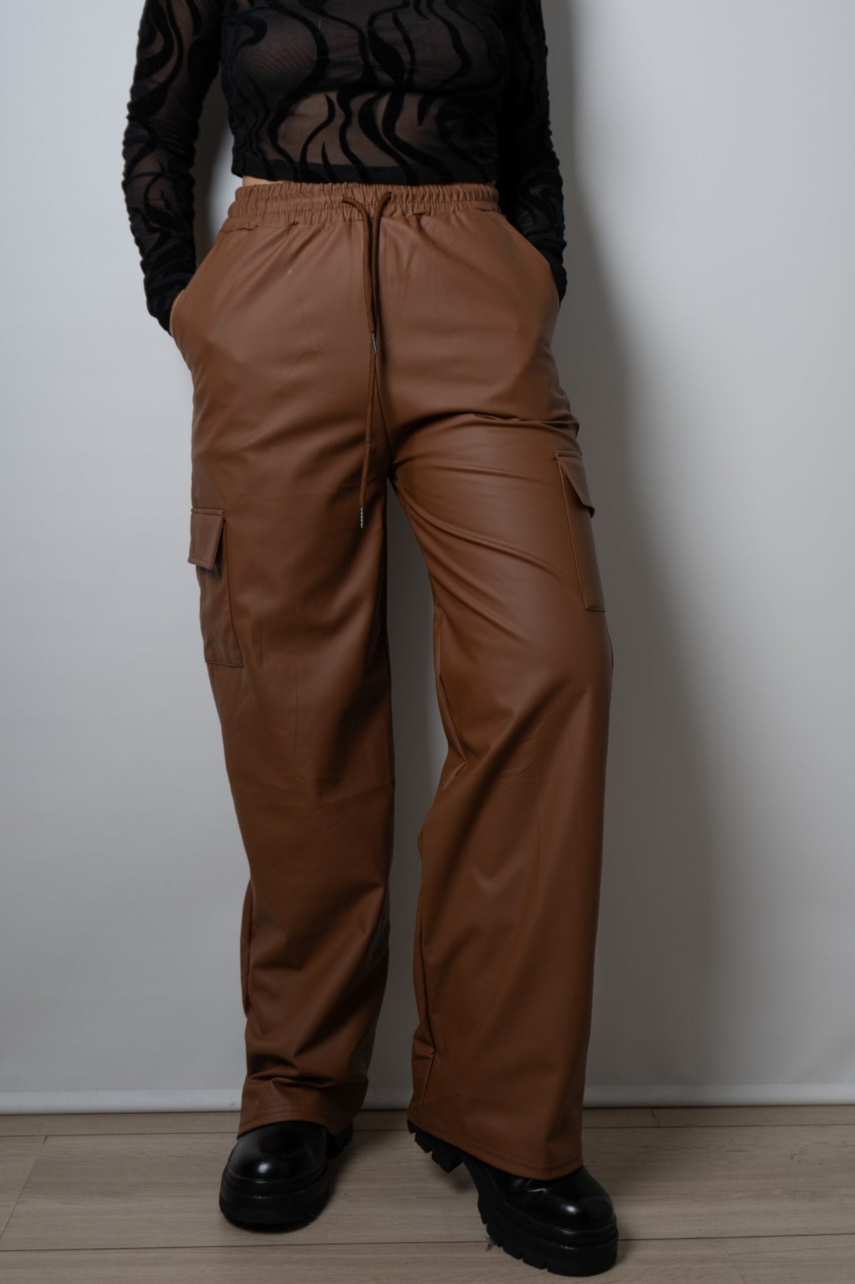 Pantalón Cargo Ecocuero - Café