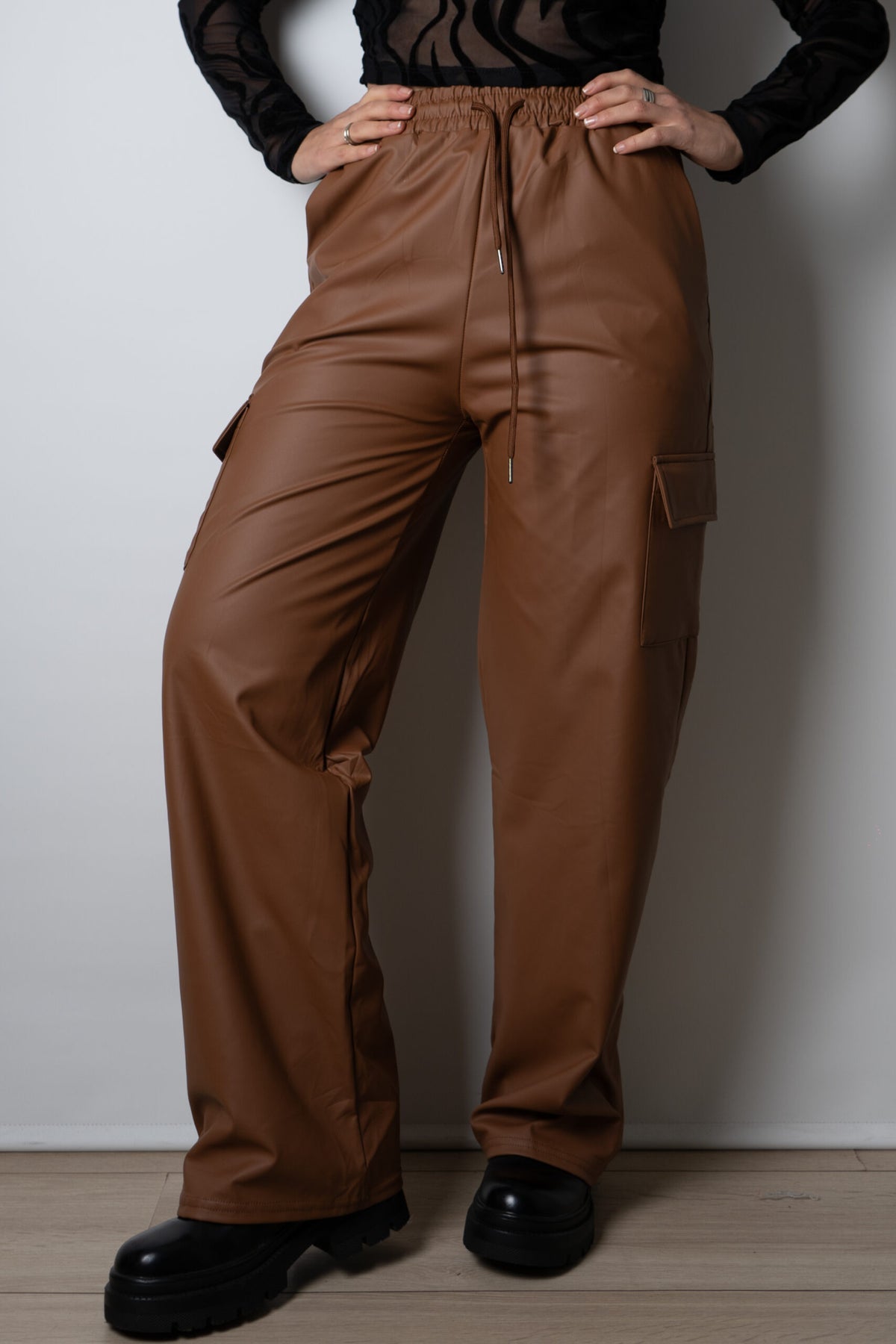 Pantalón Cargo Ecocuero - Café