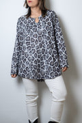 Polera lanilla Animal print - aplicacion metalica - Gris