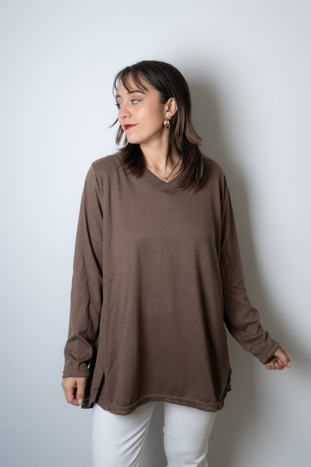 Polera lanilla básica - cuello V - Cafe