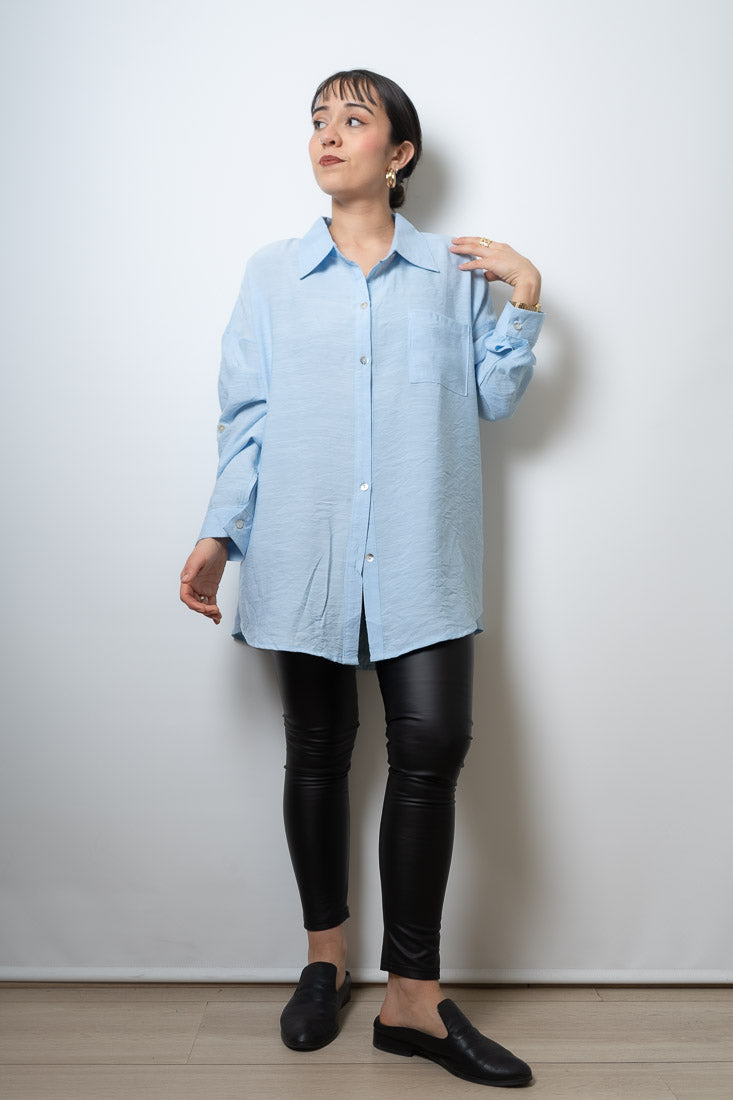 Blusa Lisa - un bolsillo - Celeste