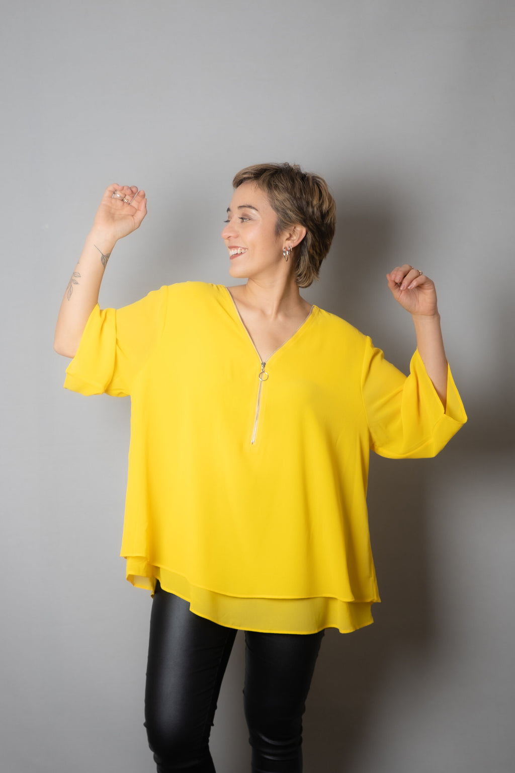 Blusa Moni con cierre - Amarilla
