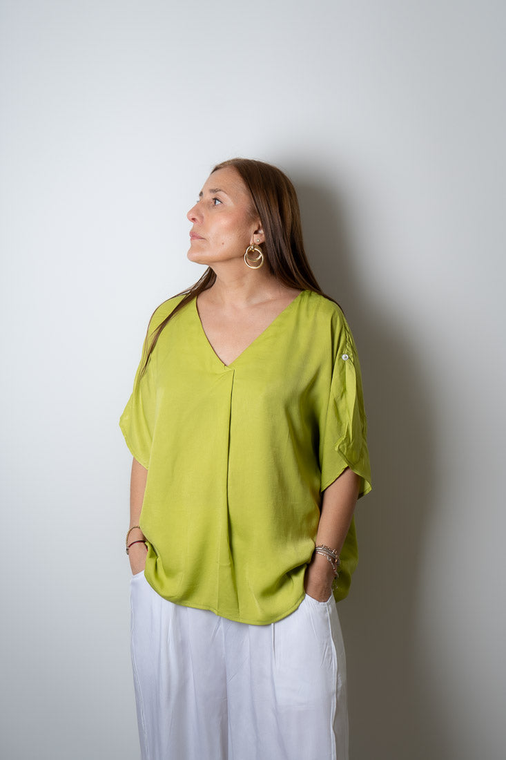 Polera satin Kami - Verde pistacho