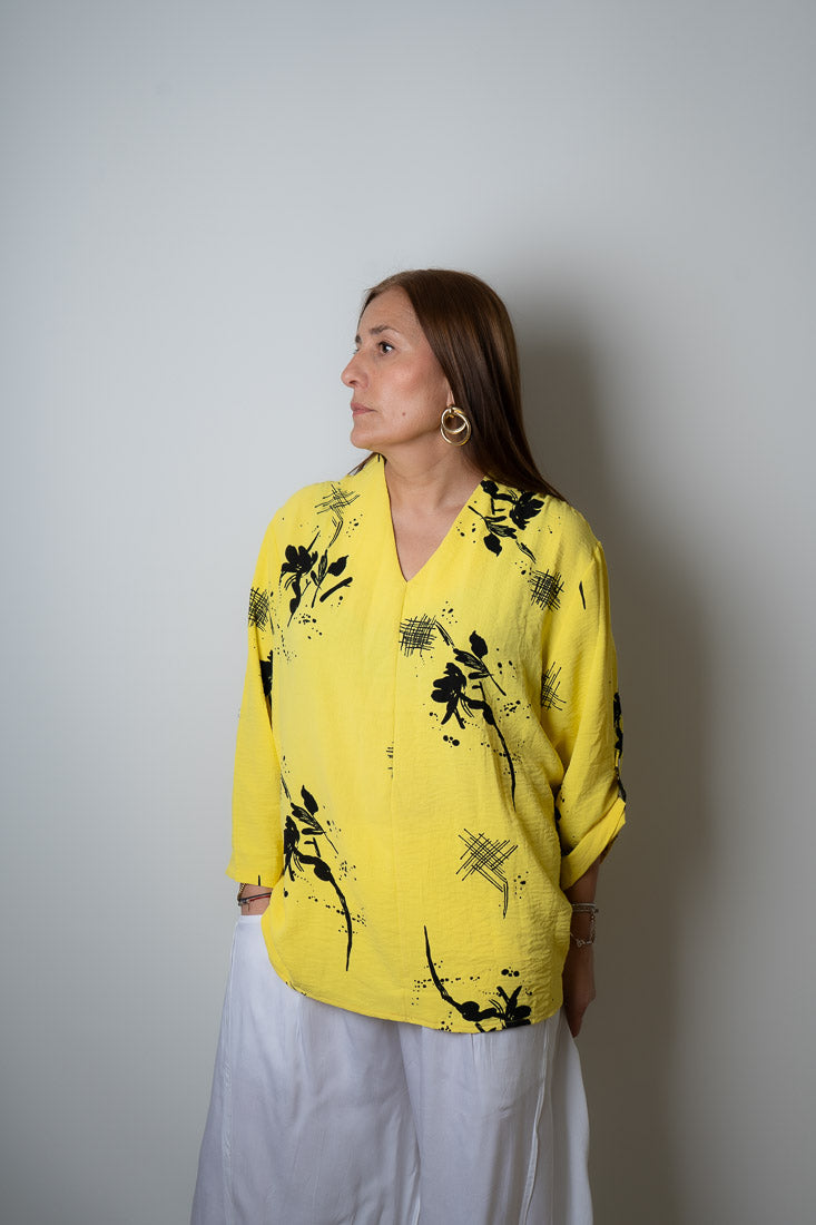 Blusa diseño flores y lineas - Amarilla