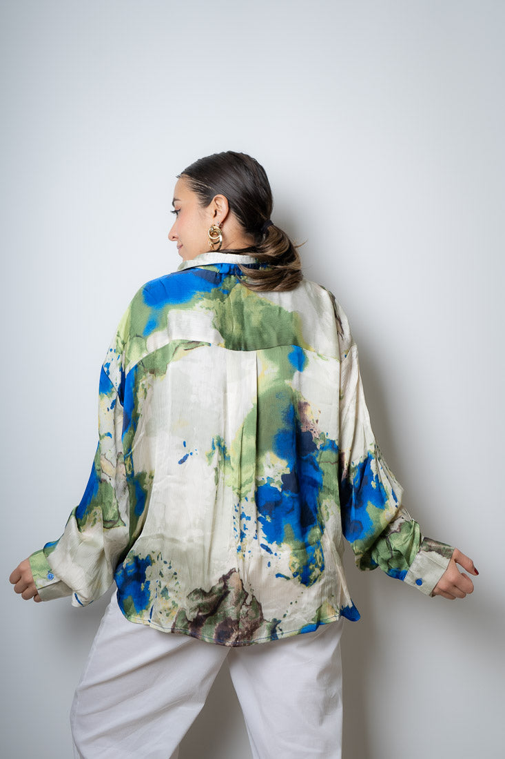 Blusa diseño con nudo - Tonos verdes, blancos y azul