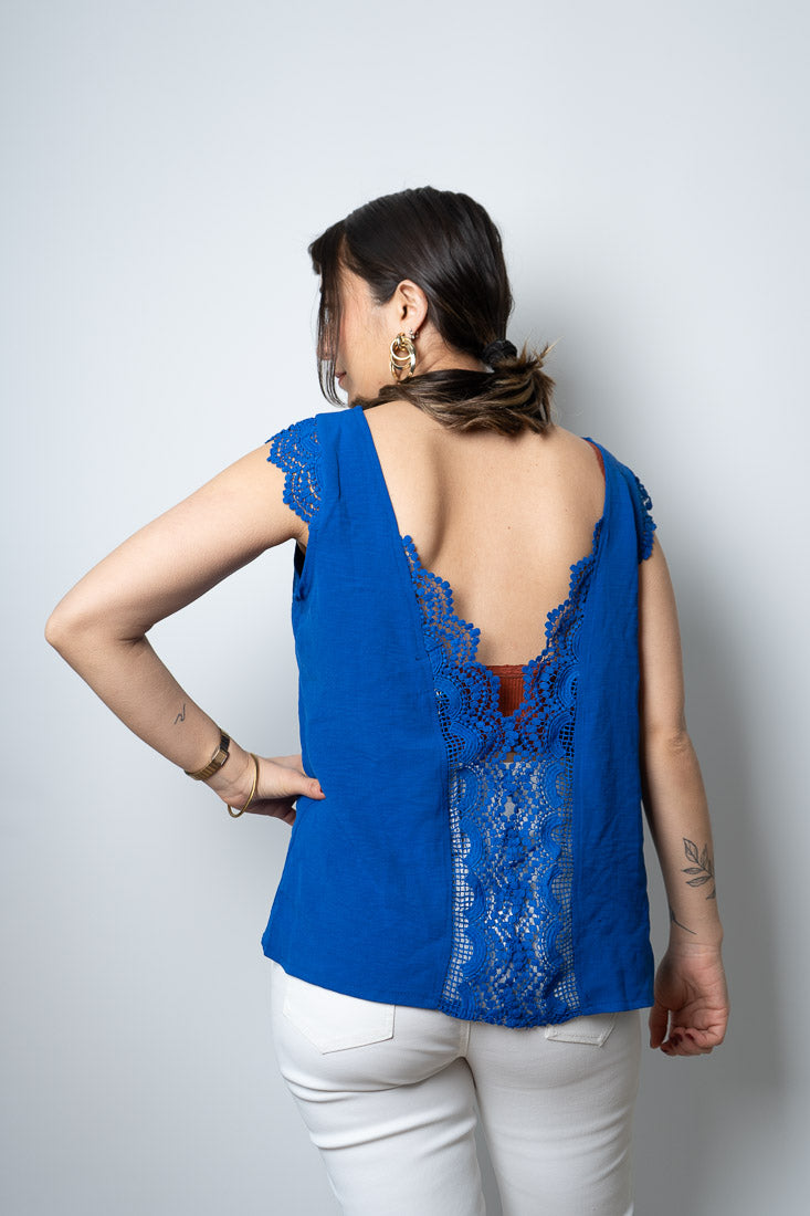 Polera con diseño en espalda - Azul