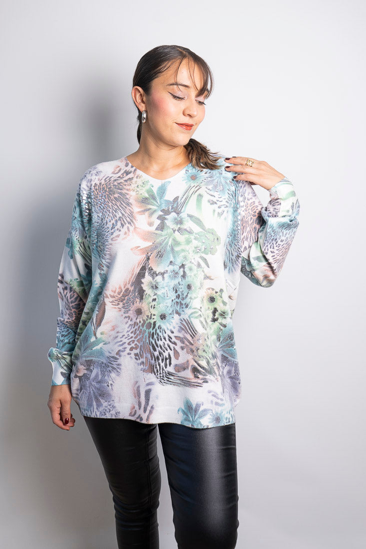 Sweater Animal print  y flores - Tonos celeste, verde y cafe