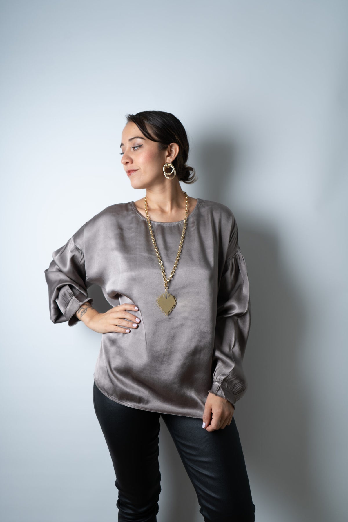 Blusa satín Alexandra - Gris