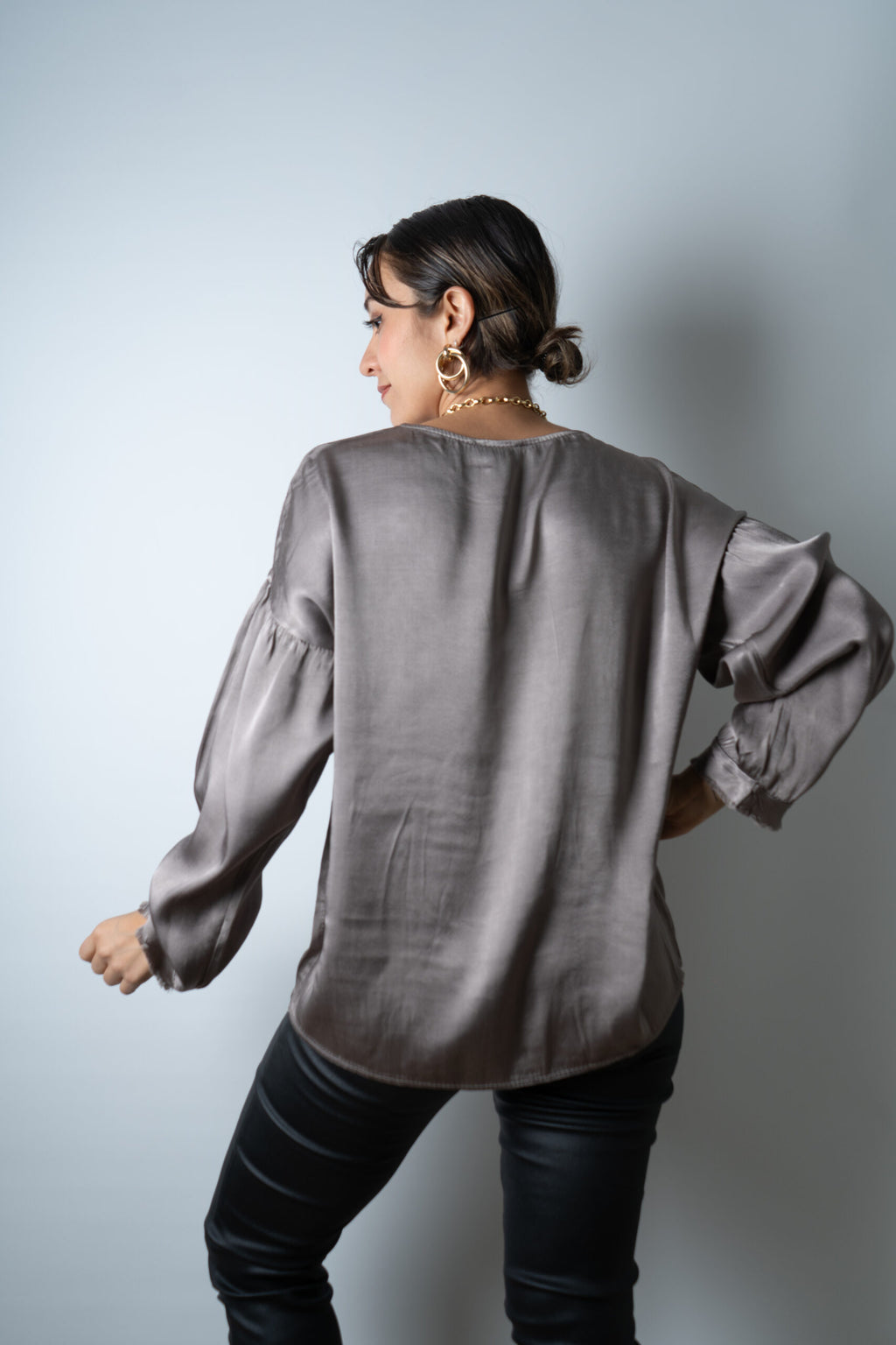 Blusa satín Alexandra - Gris