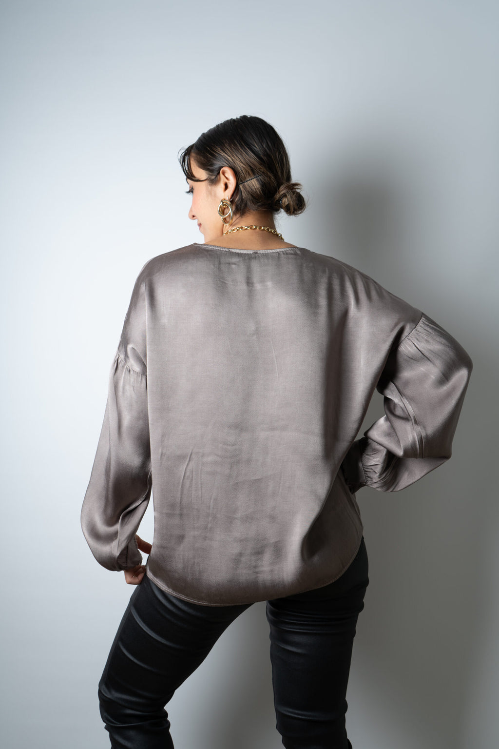 Blusa satín Alexandra - Gris