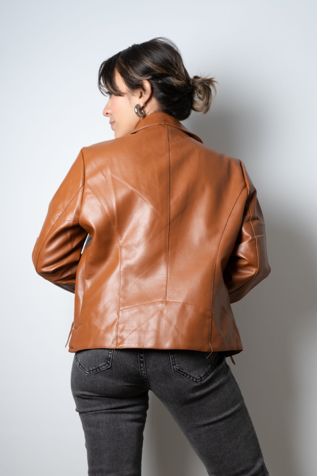 Chaqueta Aviadora de Ecocuero - Café Camel