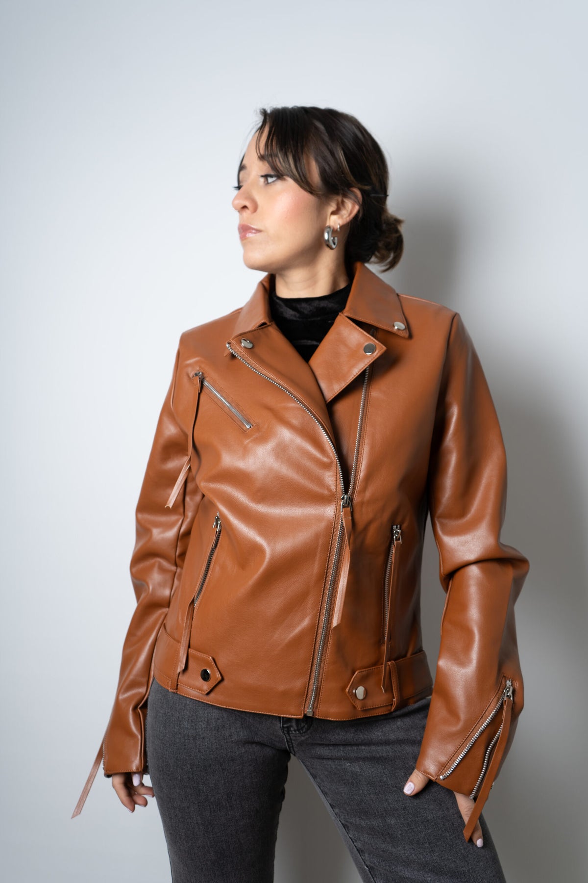Chaqueta Aviadora de Ecocuero - Café Camel