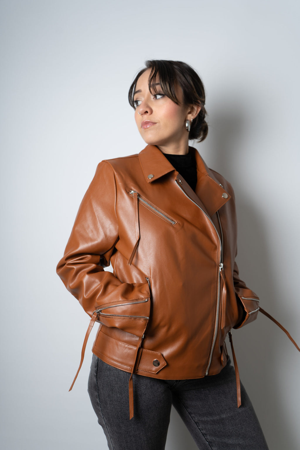 Chaqueta Aviadora de Ecocuero - Café Camel