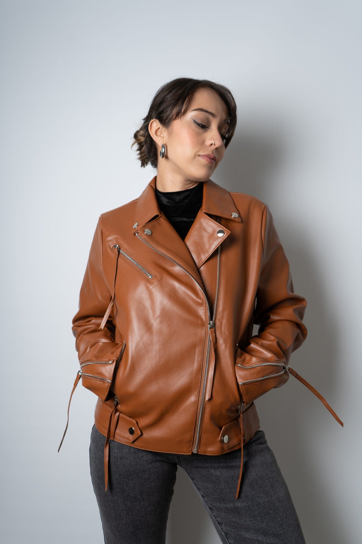 Chaqueta Aviadora de Ecocuero - Café Camel