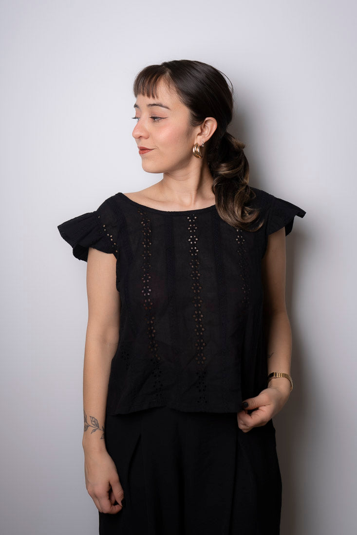 Polera Broderie espalda escotada - Negro