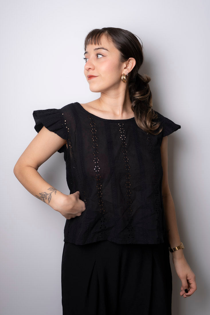 Polera Broderie espalda escotada - Negro