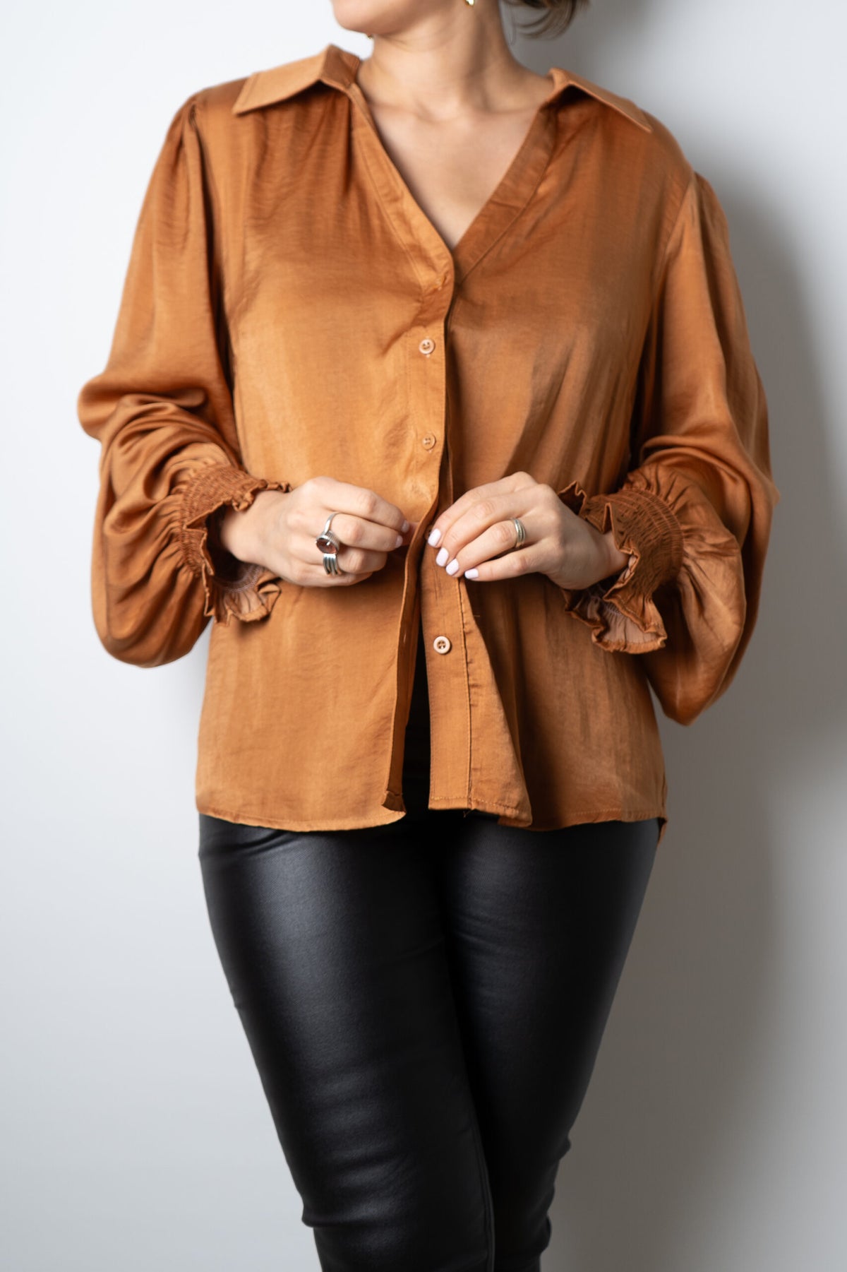 Blusa de satín Rafaela - Café Camel