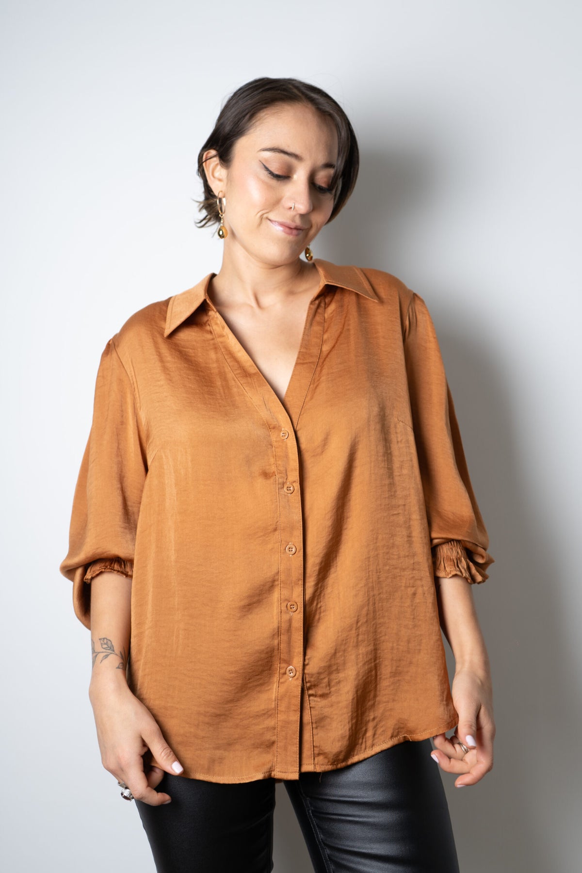 Blusa de satín Rafaela - Café Camel