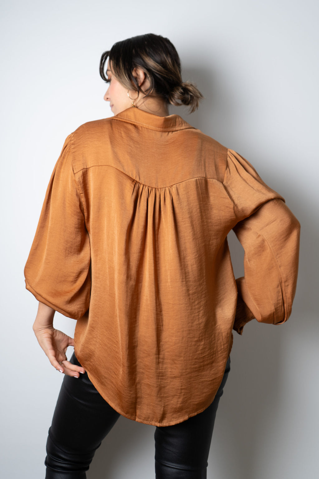 Blusa de satín Rafaela - Café Camel