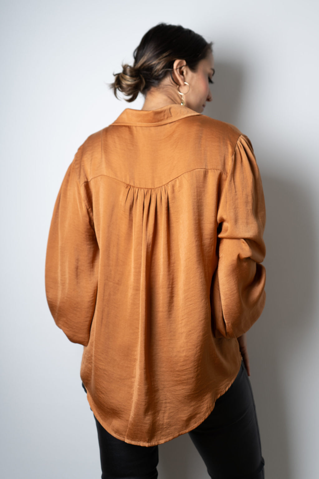 Blusa de satín Rafaela - Café Camel